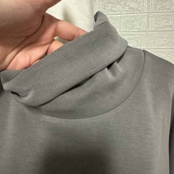 Turtle neck dress - Picture 6 of 8